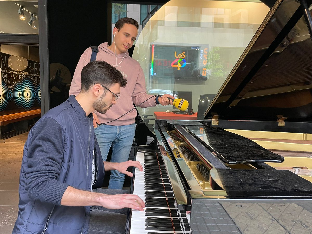 🎹 Avui a les portes de <a href="/SERCatalunya/">SER CATALUNYA</a> ens hem trobat un piano. Es tracta d'una iniciativa del concurs internacional <a href="/mariacanals_bcn/">Concurs Maria Canals</a>, que enguany arriba a la 67a edició.

El nostre company <a href="/polprats97/">Pol Prats Vila</a> ens ha interpretat una peça en directe... i ha estat magnífic✨