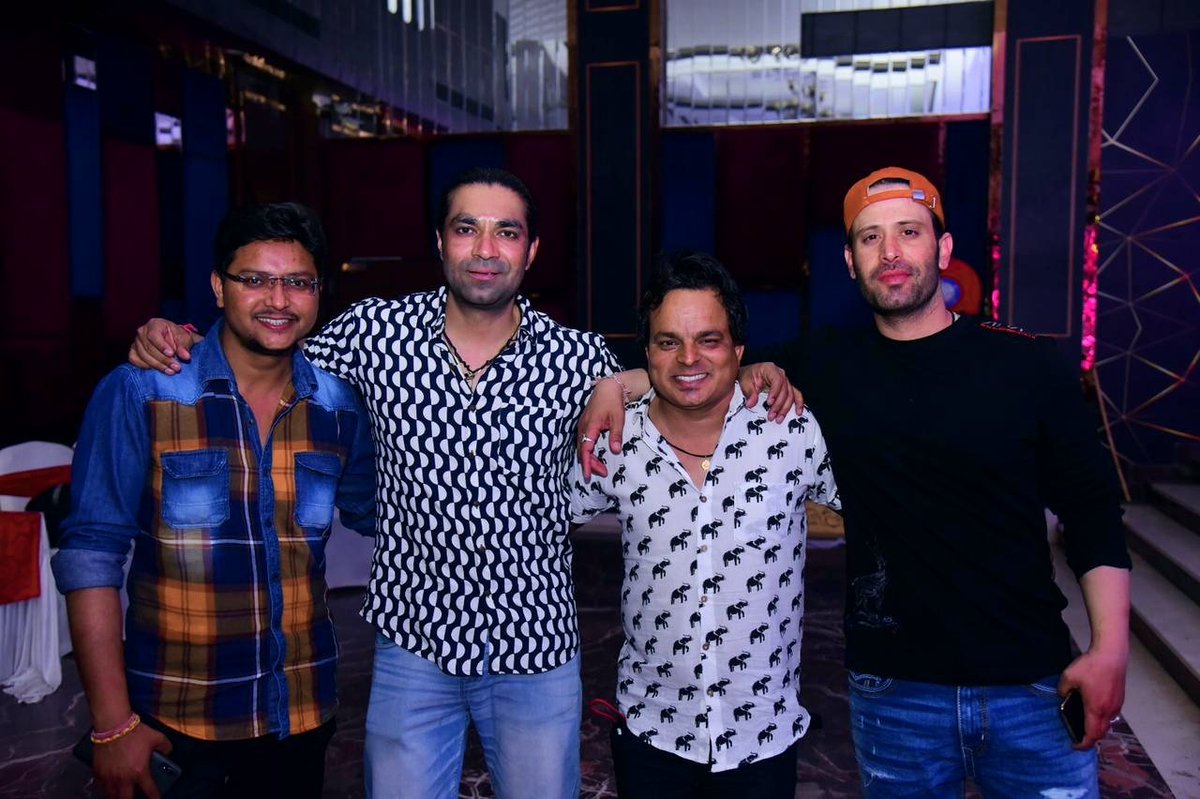 kapilrajkp's tweet photo. All about India Super Model 2022 Presented by @dreamz_pr_house
@SharadC0007 bro ๐
Amazing Eve with folks ๐๐ค๐ป
Honoured with @AshmitPatel
#indiasupermodel #beautypageant #fashionshow #dreamzproductionhouse
#sharadchoudhary #entrepreneur #kapilrajkp #jaipur #anighttoremember https://t.co/YIedAYbAqo