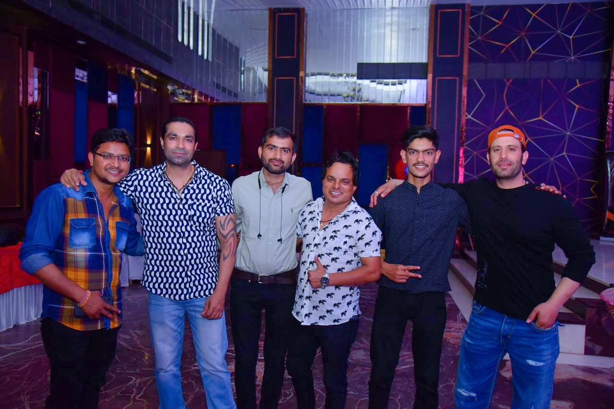 kapilrajkp's tweet photo. All about India Super Model 2022 Presented by @dreamz_pr_house
@SharadC0007 bro ๐
Amazing Eve with folks ๐๐ค๐ป
Honoured with @AshmitPatel
#indiasupermodel #beautypageant #fashionshow #dreamzproductionhouse
#sharadchoudhary #entrepreneur #kapilrajkp #jaipur #anighttoremember https://t.co/YIedAYbAqo