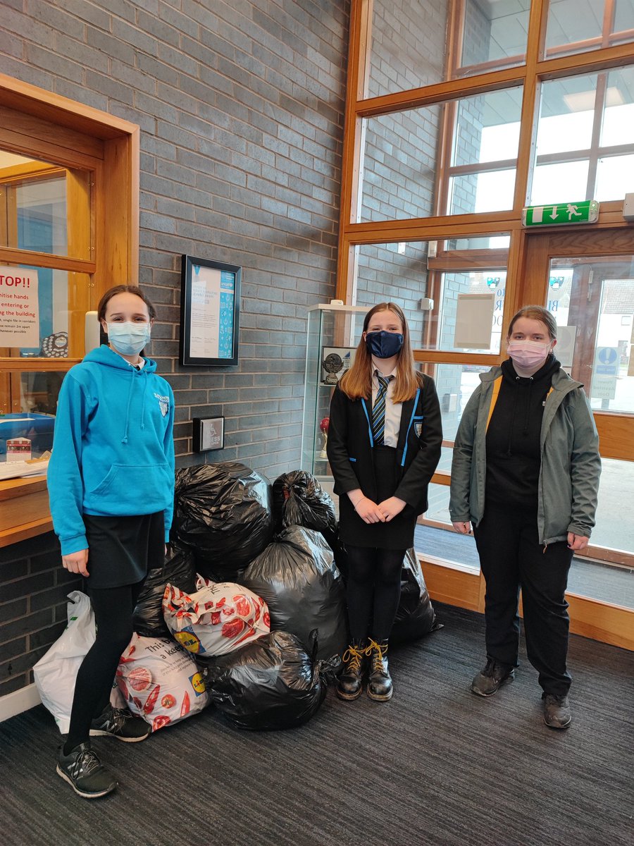 BMillerPKC's tweet photo. Our Eco group organising all the clothes for @CashForKidsTay wear, share, care campaign! Thank you to everyone who donated clothes ♻️ #reusereducerecycle @BlairgowrieHS https://t.co/UWznkcK6m8