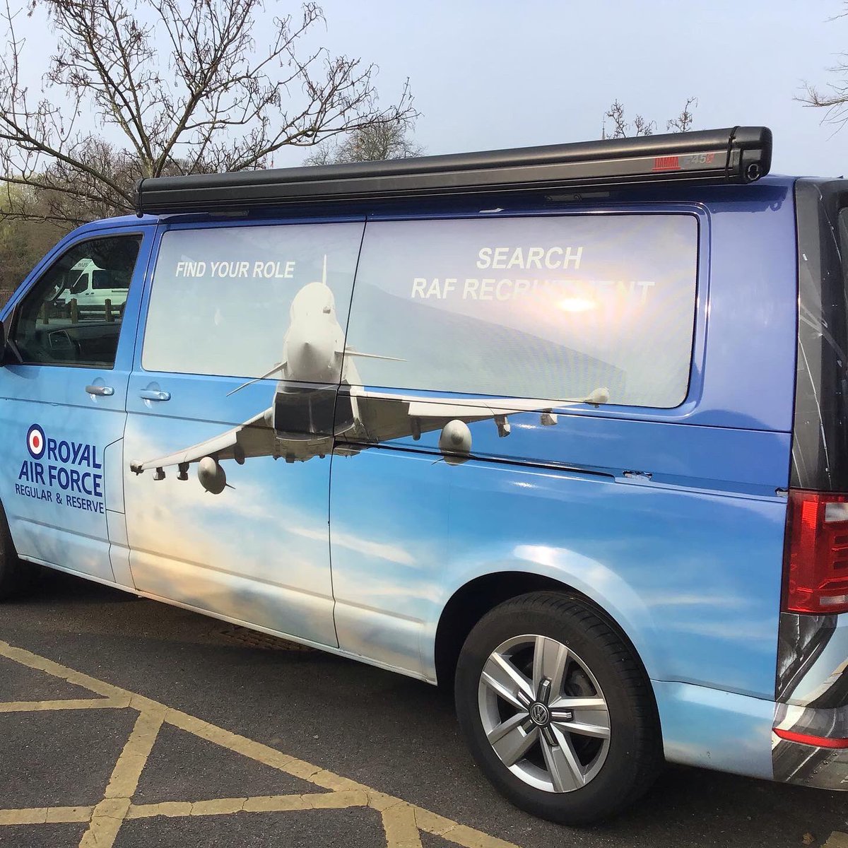 EmeaRAF's tweet photo. The team have arrived @NealeWade for their Careers Fair. Find your role &amp; the many opportunities within the RAF ✈️🚁🌍💯

#noordinaryjob
#raf
#rafreserves
#apprenticeship 
#nextgen https://t.co/kpsIgF8G7r