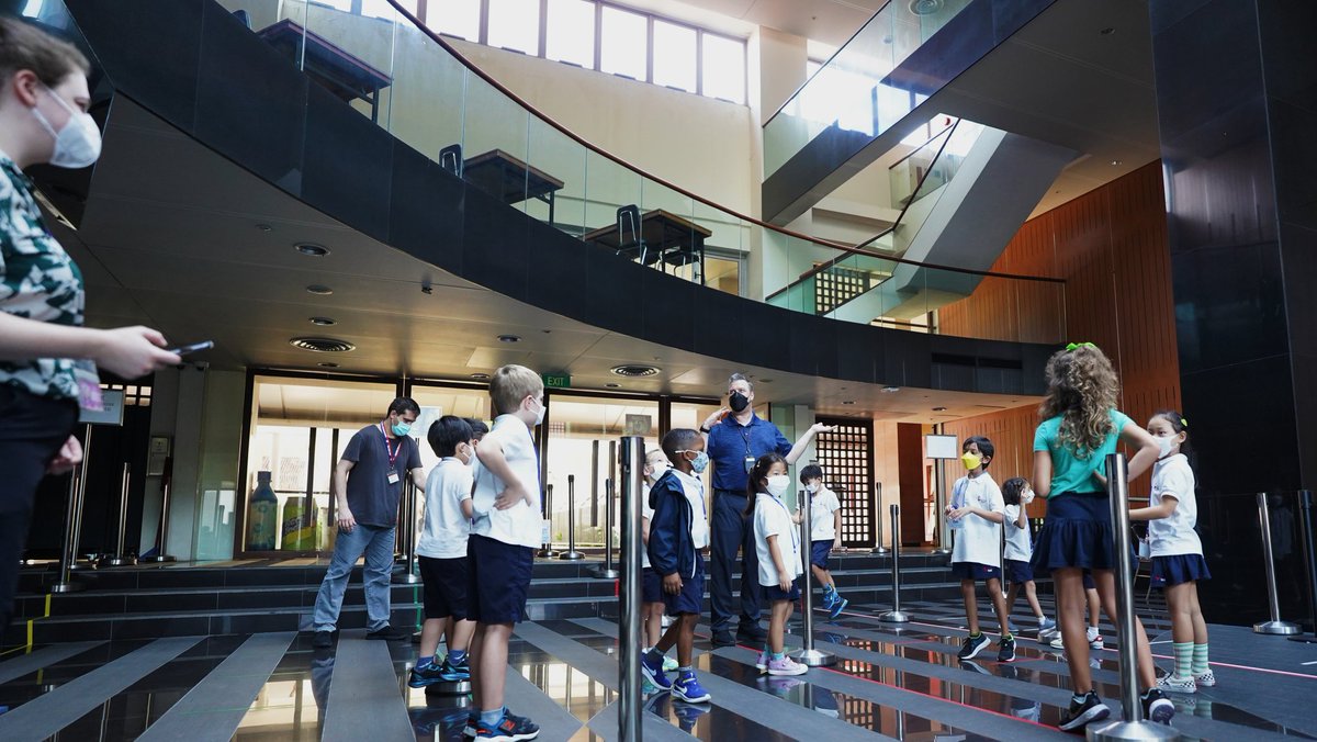 davidleeedtech's tweet photo. Mr. Gilliam then asked the students to compare the sound atmosphere of the lobby and what structural materials creates this atmosphere.
#pblchat #pbl #projectbased #ngsschat #ngss #stem #stemed #steamchat #steamed #stemchat #AppleEDULeaderChat #googleei #AppleEDUchat https://t.co/io1oLw9vVn