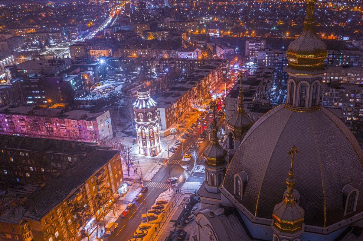 SaidSpenwal's tweet photo. د روسيی اوکراین جګړي دا وښوده چي دخپلواکي اوخپلو ارزښتونو دساتني لپاره هر ډول قرباني او قیمت ورکول بیا هم لږ دي 

لاندي تصویر کي د اوکراین تماشا وکړي 
مونږ ته به غلامانو ویل تاسي ولي پول او سړک ورانوي 
اوس اوکراینیانو ته ووایاست چي ولي مو ملک په وران کړي خو غلامي به مو منلي واي https://t.co/EkaiFNhX7T