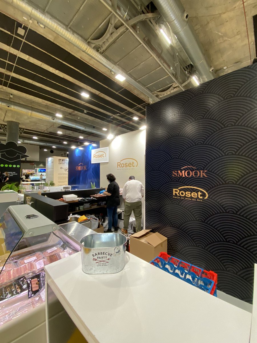 madridfusion's tweet photo. El sabor del mar está en #MadridFusion2022 en el stand de #AngulasRoset, las angulas del delta del ebro, y #Smook, el verdadero placer ahumado. 🌊 https://t.co/2mUwH5Dz51
