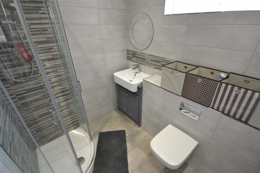 NJHLeicester's tweet photo. New Student Let: Bulwer Road, Clarendon Park, Leicester, LE2 3BU. £100pppw. https://t.co/8mrnhpR4iM https://t.co/VBiDv6I0o6