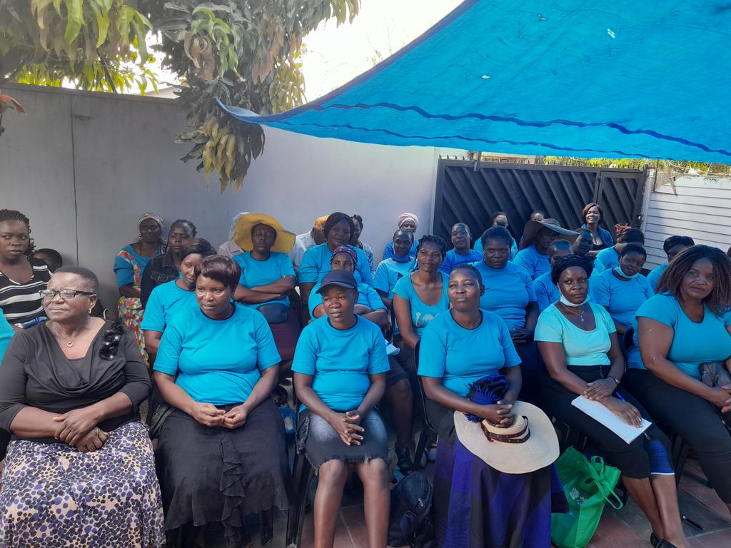 aezimbabwe's tweet photo. Pushing financial inclusion. AEZ Empowerment Interface with the women of Takunda Mukando Group in Chitungwiza and Success Microfinance Bank. #womenempoweringwomen #AEZ #Empowerment is Now! https://t.co/pbkS1z9Vzc