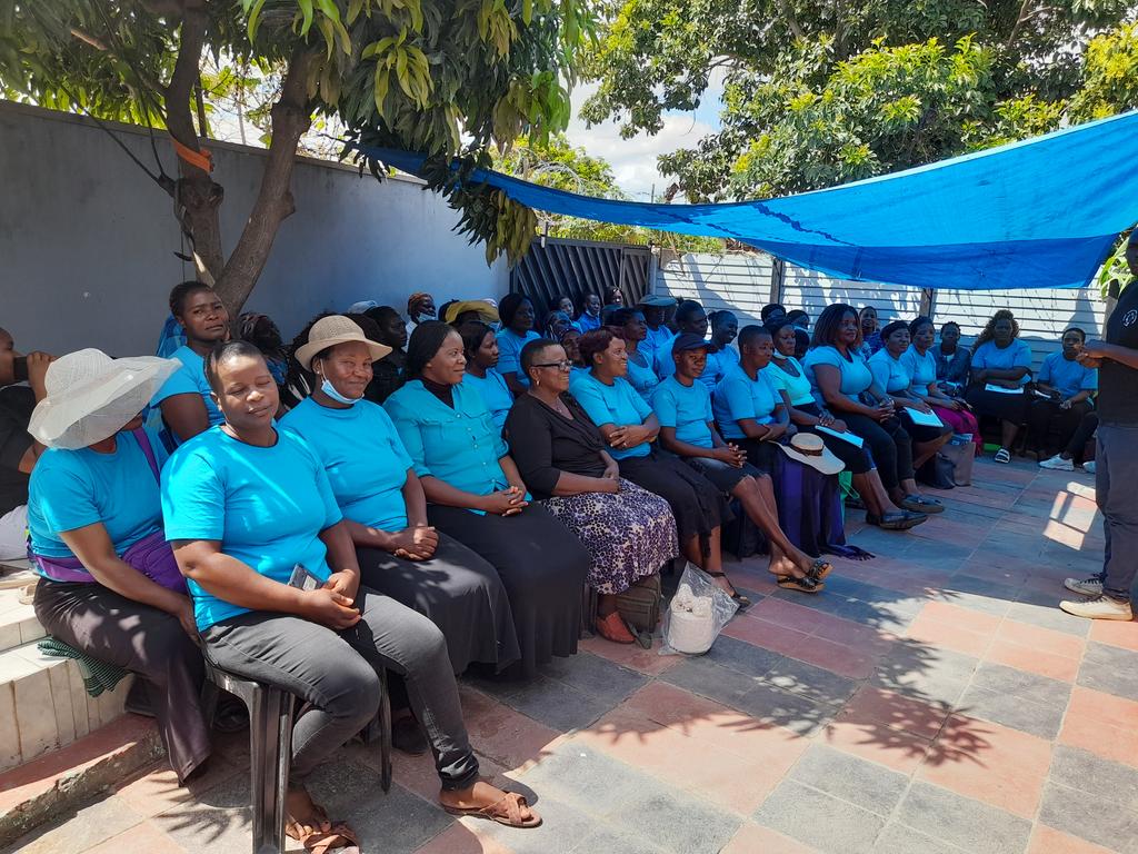 aezimbabwe's tweet photo. Pushing financial inclusion. AEZ Empowerment Interface with the women of Takunda Mukando Group in Chitungwiza and Success Microfinance Bank. #womenempoweringwomen #AEZ #Empowerment is Now! https://t.co/pbkS1z9Vzc