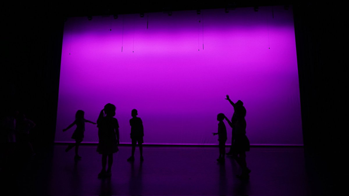 davidleeedtech's tweet photo. Students observed how sound and light communicates a message, emotion, or mood. This picture shows how the color of the light can change the mood of the atmosphere. Adding music also enhanced the same mood.
#pblchat #pbl #projectbased #ngsschat #ngss #stem #stemed #steamchat https://t.co/9MoaDdY3Tc