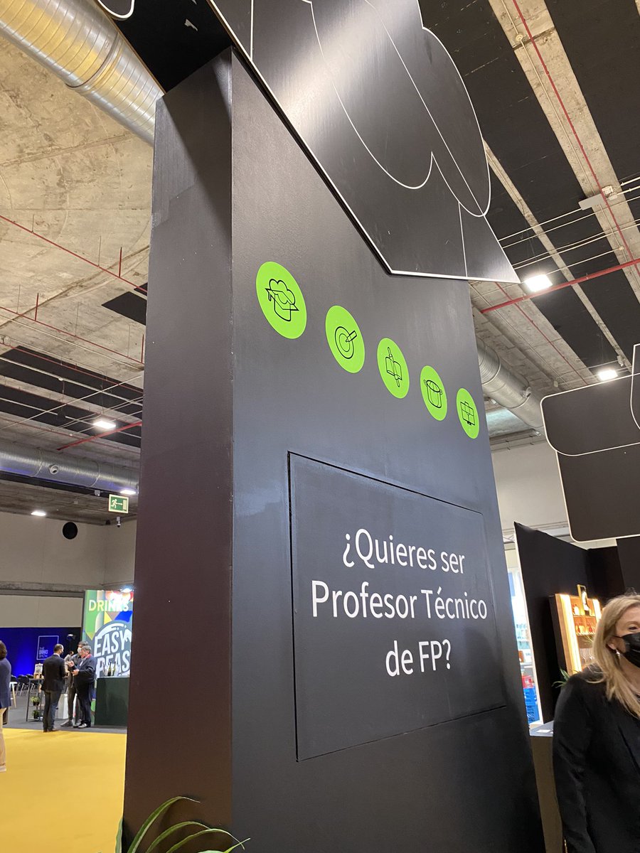 madridfusion's tweet photo. La formación también es muy importante en #MadridFusion2022. En el espacio de @ISFPVesta podrás descubrir más sobre la esencia pura del FP. 🎓 #FPOnline https://t.co/hCX9FiEmh7
