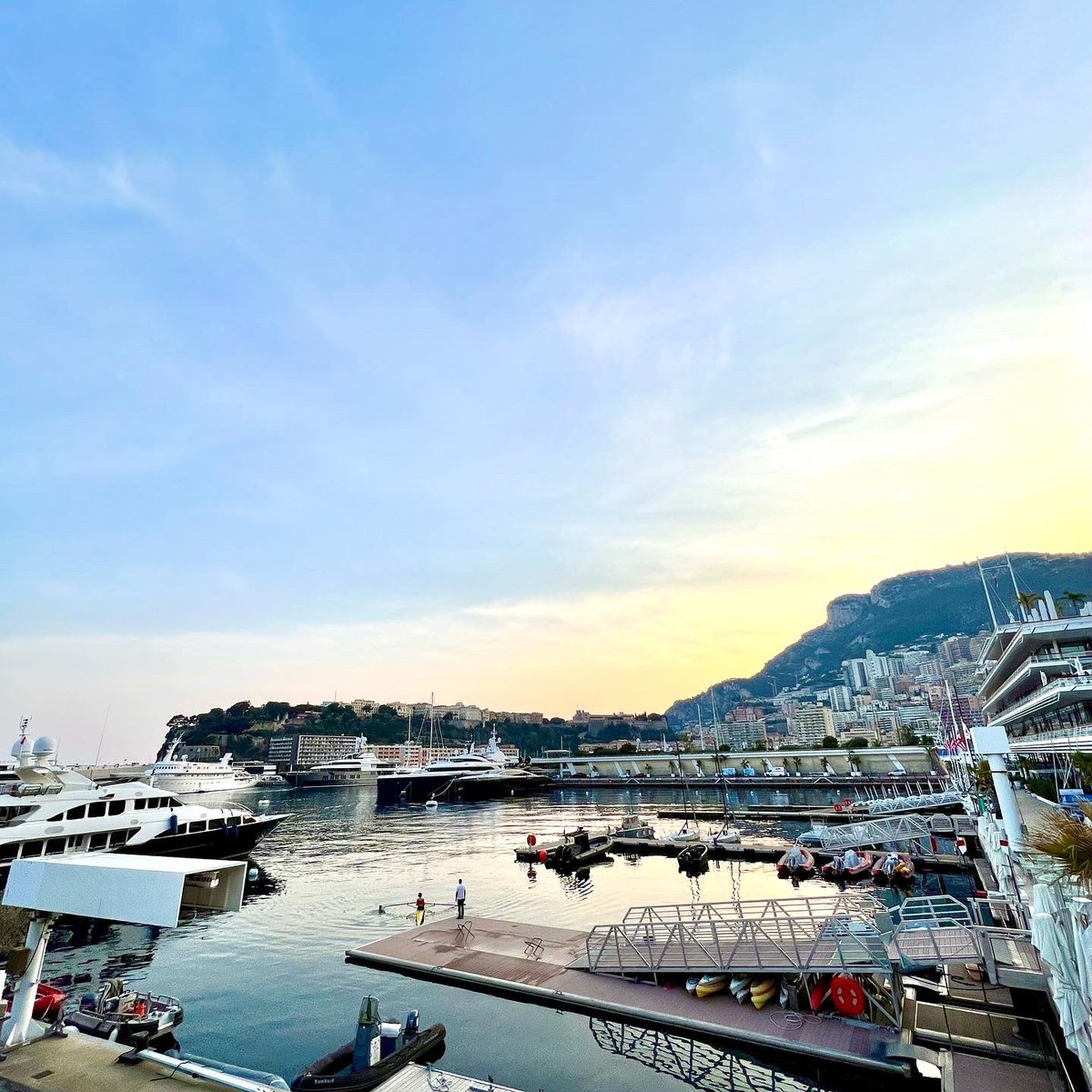 LIVE at AMWC Monaco 🚁🇲🇨 tomorrow 2pm &amp; 4pm let’s gooo! 🎥💉🔥