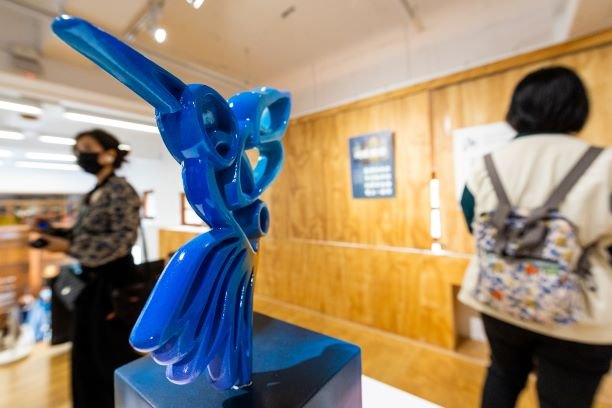 NOTICIASTaiwan's tweet photo. Muestra de arte de estudiantes latinoamericanos en #Taiwan 🎨 https://t.co/uvzTqE0mC1 https://t.co/MFSXvyzT41