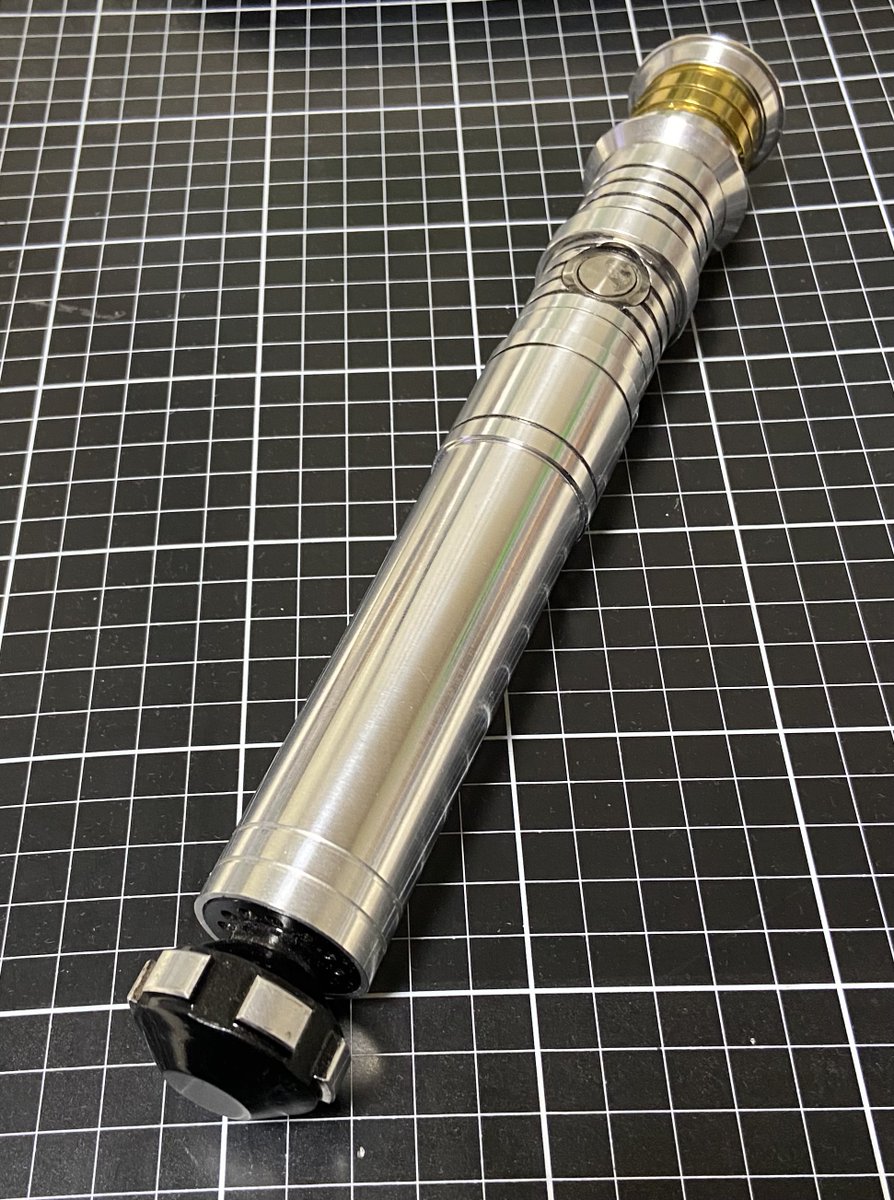 Ezo825796661's tweet photo. #ライトセーバー
#VadersVault
R-VEN スタンダード
※自着色
Cristal Shard
TriCree LED Red単色
ブレード、バッテリー、レンチ、充電器、ブレードキャップ
¥42,000+着払い+振込手数料
欲しい方はDMで https://t.co/2q5ptgupTp