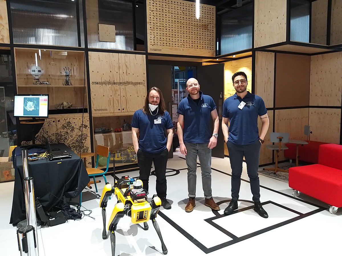 GOALS_oxford's tweet photo. We had a great time presenting our collaborative work with @dynamicrobots and @CreatecCumbria at @wethecurious_ for the closeout event for @UKRI_News #robotsforasaferworld https://t.co/w8XWF9TKqz