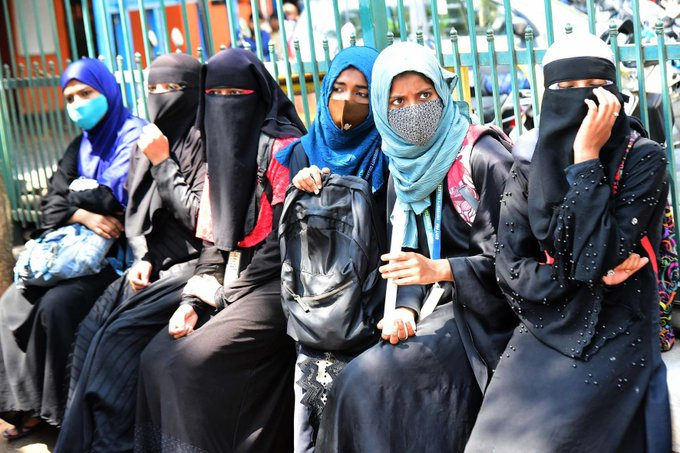 The #Karnataka Education Department has suspended 7 teachers including 2 superintendents for allowing #Hijab clad students to take #SSLC (class 10) exams in Gadag district.

<a href="/BCNagesh_bjp/">B.C Nagesh</a>

Photo: IANS (Representational image)