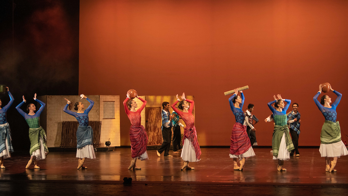 JoziStyle's tweet photo. African ballet shines on the stage @joburgtheatre!

Tumelo Lekana's #LEGAE #EVOLVE @JoburgBallet is a tribute to his mother and a celebration of African spirituality incorporating modern ballet and traditional African dance (and rhythms).

https://t.co/oG7dgEuCw1 https://t.co/ORbRhgyzYK