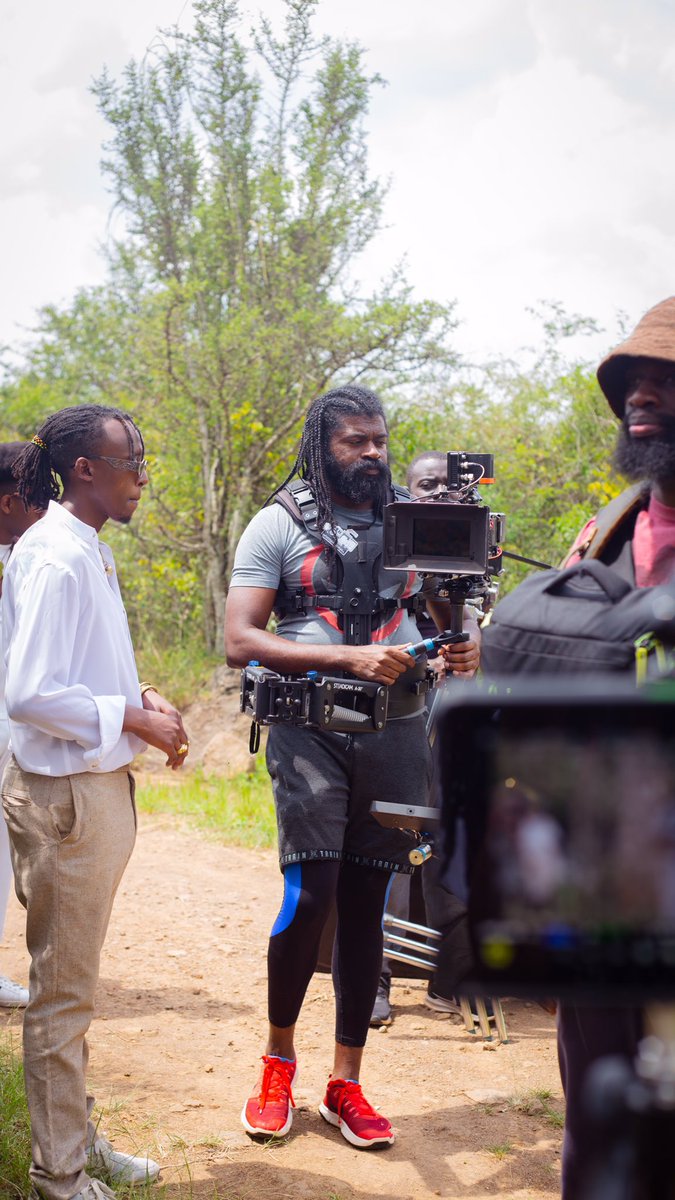 RainRecordsKE's tweet photo. Huge shoutout to everyone who was involved in the great music video #ReggaeNice
Images by @Sherr_16
Styling by @bryan_emry
#CafeLunaFilms https://t.co/hsqTznL3xN