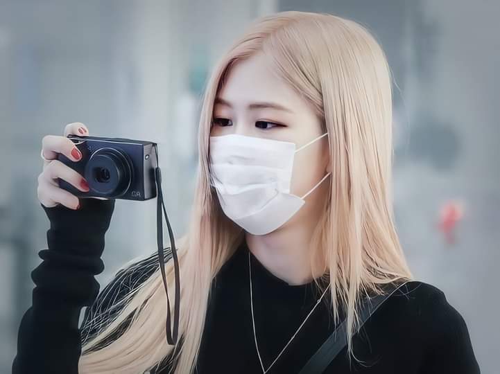 WE LOVE YOU ROSÉ
FANSÉS LOVE YOU