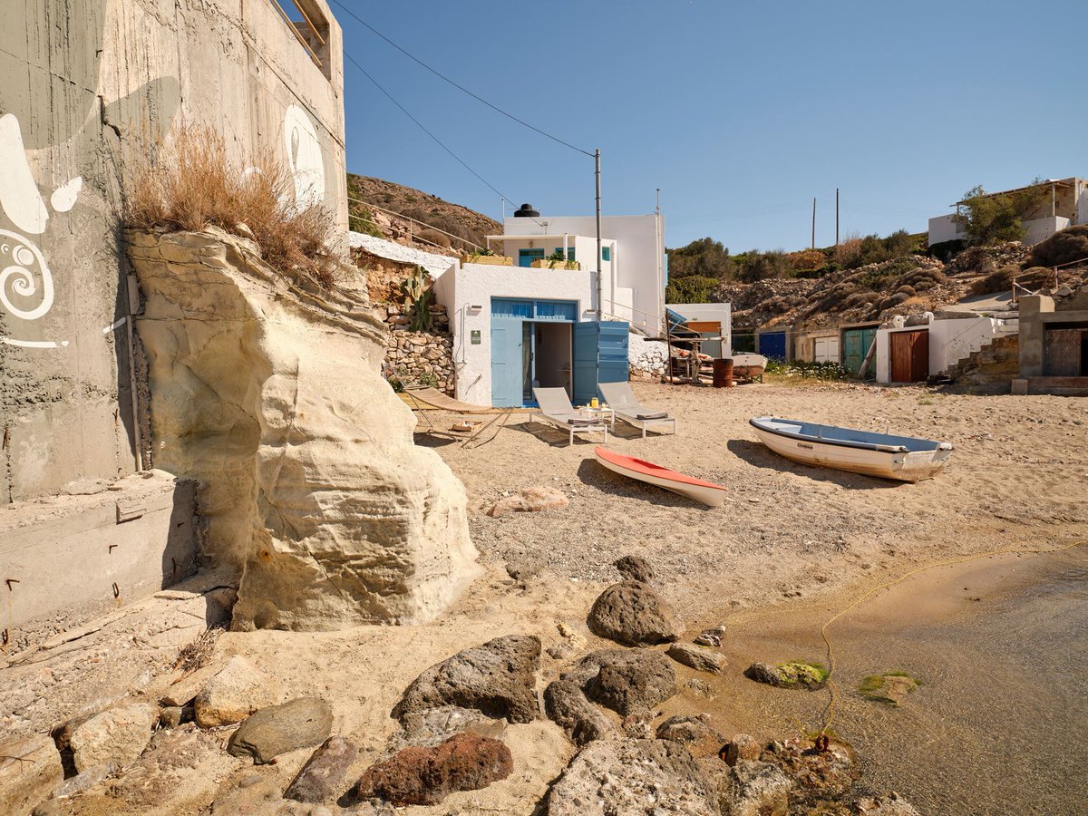 AriaHotelsGR's tweet photo. The Elephant  House, a two-person beach house, on the secluded island of Kimolos in the Cyclades Islands, is another example of Arias authentic Greek hospitality!

#greece #kimolos #AriaHotels #Cyclades #visitgreece #beachhouse #vacationhouse #privatevacation #summeringreece https://t.co/aCkSG3Z2EU