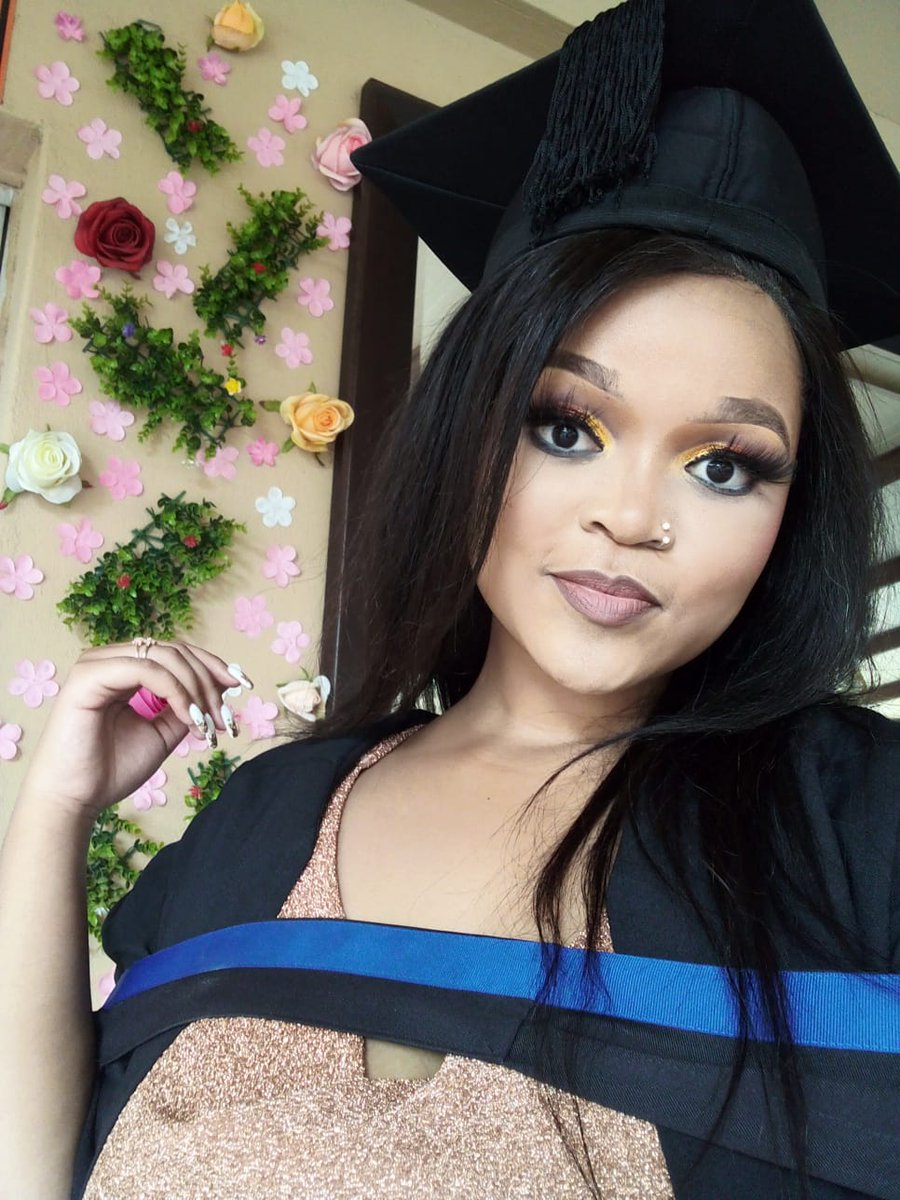 BeverlySCherrie's tweet photo. What feels like the end is often the beginning and this is definitely the beginning of everything I want. 🎓👩🏼🎓 #Classof2021
#graduation #degree #degreestudents #goals #goodvibes #graduate #Classof2021 #degreedhun #grad #graduationpictures #BAGrad https://t.co/ZlUosR3Bjb