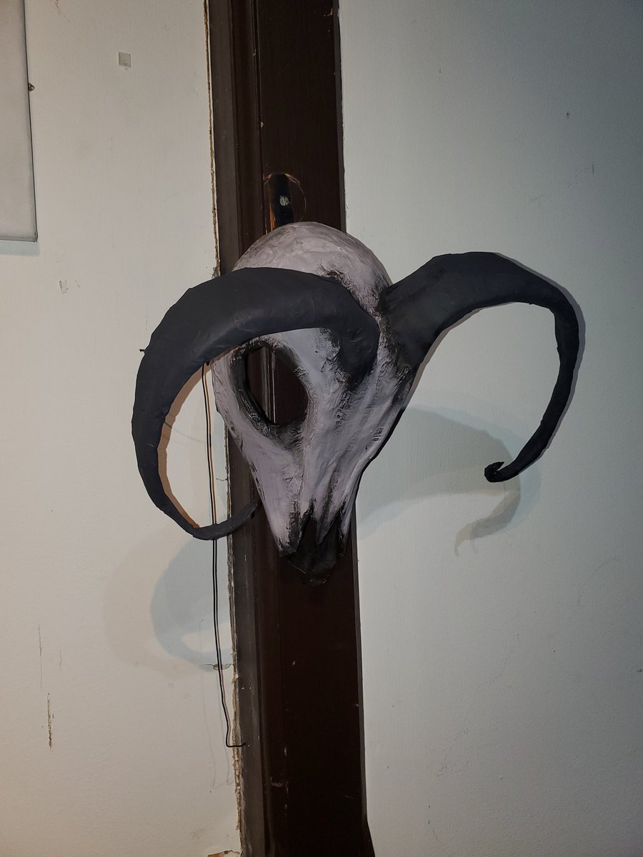 ciaranoneill82's tweet photo. Well done to Sandra O'Reilly (Art Teacher) &amp; all of the talented students from Youthreach Transition Centre who exhibited their pieces yesterday at the Red Stables Gallery. 👏 🎨 🖼 🎭 
Experience Full Collection
Link:https://t.co/gsf0zNMqBb
@CityofDublinETB 
@ThisisFet https://t.co/STirFvKXYB