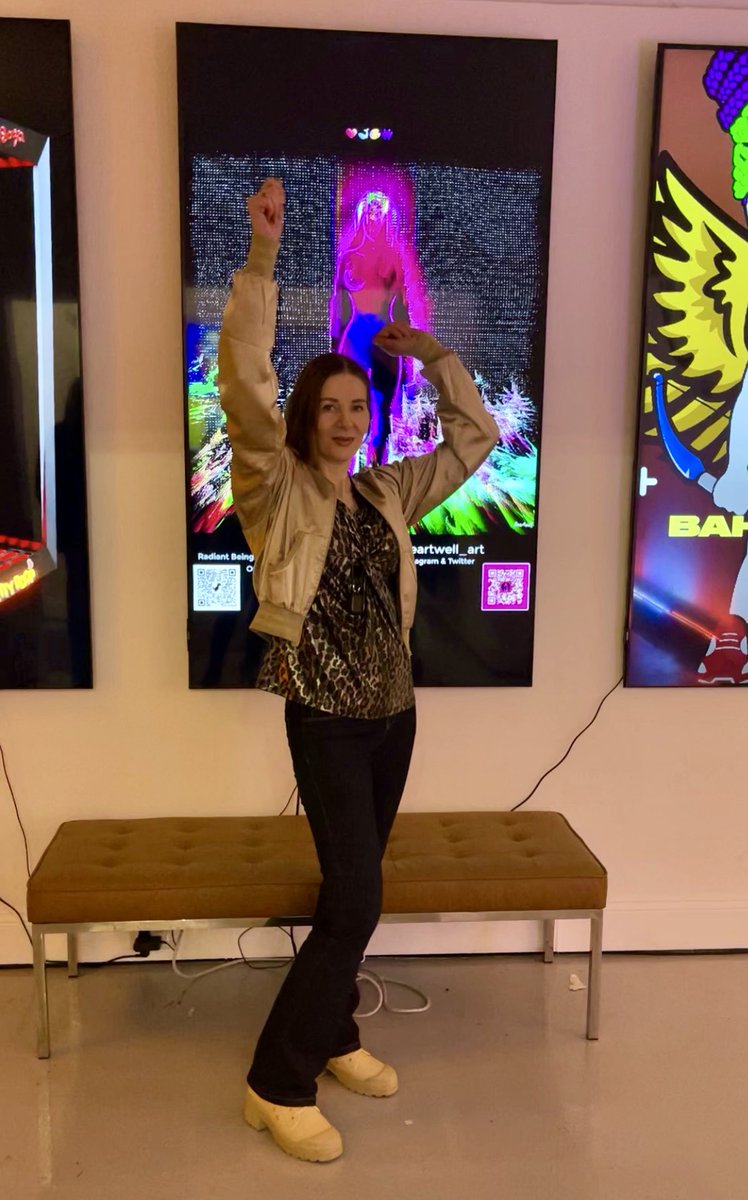 heartwell_art's tweet photo. It was awesome to present during Day 2 and to share my stories &amp; art 🖼 Thank you! @HausofMeta @g_rav_itate and everyone who joined us in Hollywood, CA https://t.co/m4WfxomGTz