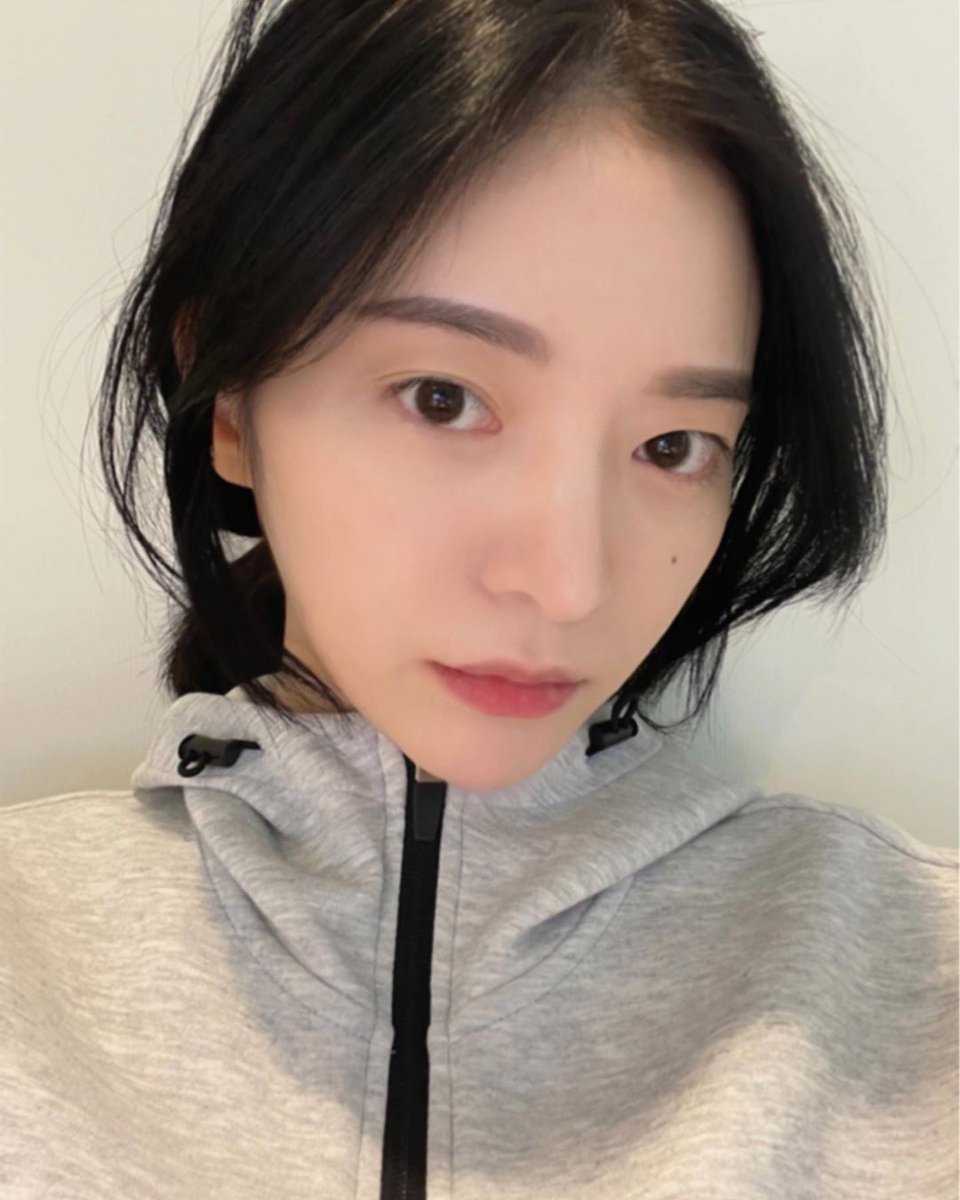 220330|  hx2yun_ instagram güncellemesi:

"İstemeden kilo vermek.."