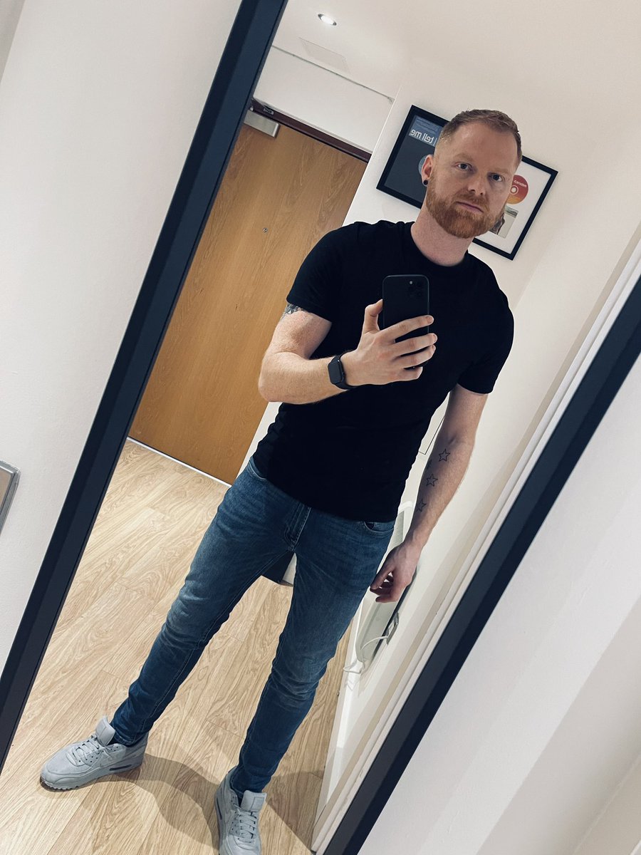 danieldonald_85's tweet photo. March has been just the best both physically and mentally 🥰

Ready for April, let’s GO! @sb_training1 💪🏻💪🏻

#2022goals #detox #physicalhealth #mentalhealth #physicalgoals #happyginger #igothis https://t.co/qzNLIyDyj2