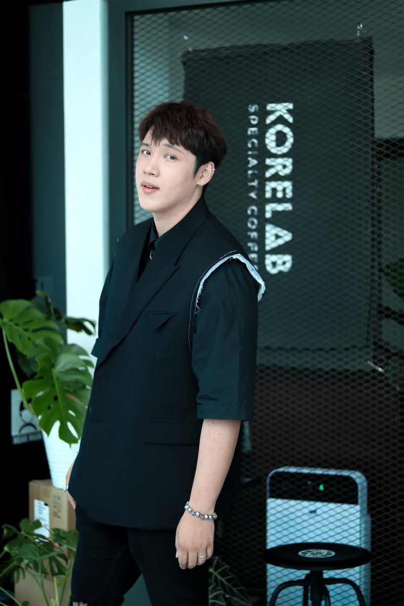 jamjaammks's tweet photo. HAPPY BD นะค้าพี่แกง ขอให้Korelabปังๆ ยอดวิวเพลงทะลุล้านทุกๆเพลง ซัพพอร์ตเสมอค้าบบบ🧡🧡🧡 #30thHBDKS2022 #แกงส้ม #Kangsomks https://t.co/dihXjbLBIg