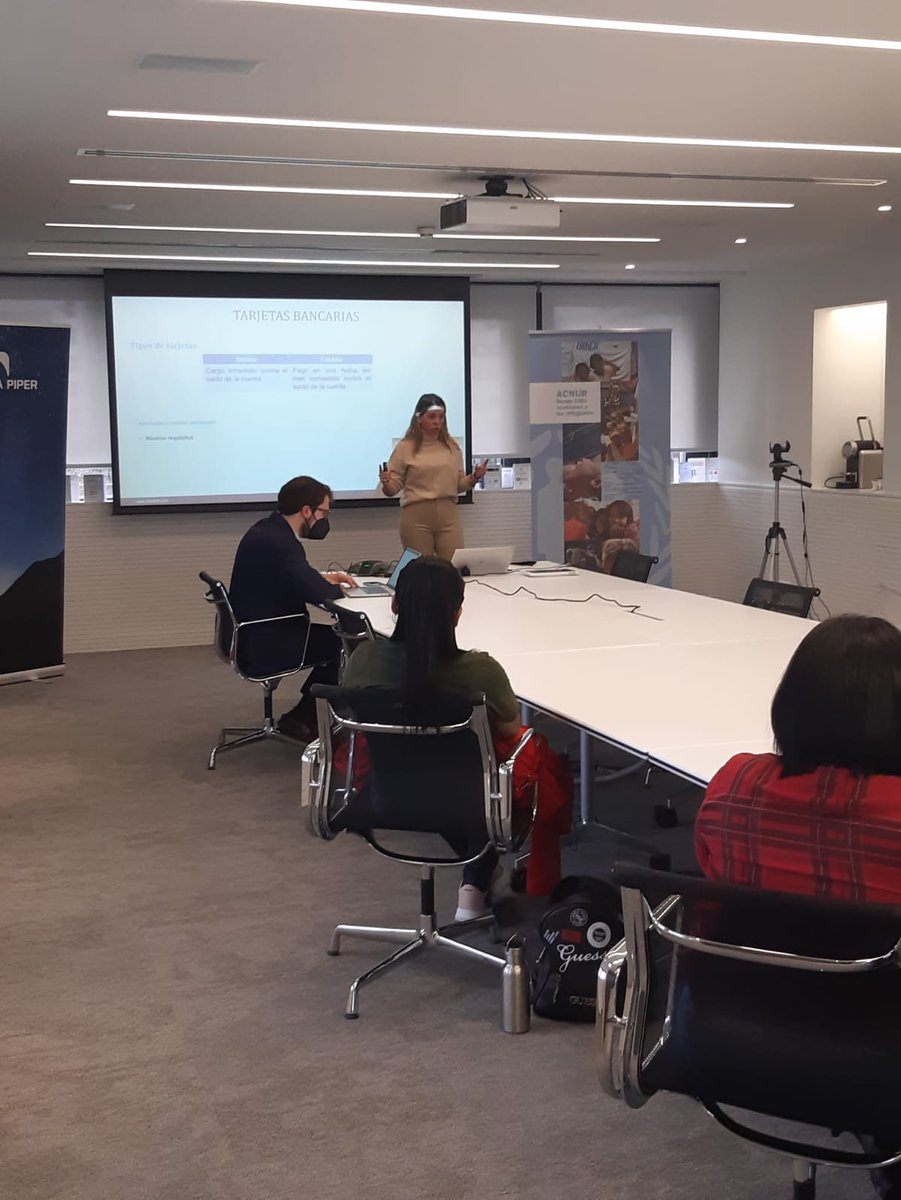 ACNURspain's tweet photo. Vuelve #KnowYourRights con @DLA_Piper_Spain

Retomamos un curso único para #refugiados, solicitantes de asilo y apátridas sobre sus ⚖️derechos en 🇪🇸

Hoy hablamos de finanzas: ¿cómo abro una cuenta bancaria o pido un crédito? ¿Tipos de tarjetas? ¿Declaración de la renta? https://t.co/3ubIis1kag