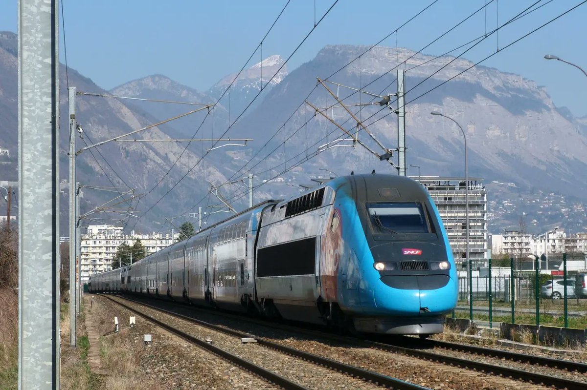 fantransport's tweet photo. Le #Ouigo des neiges -  Saison 2.
Rétrospective photos de cette saison hivernale 2021-2022 (du 16/12 au 28/03).
#tgvouigo #tgvdasye https://t.co/qMMAhk9n4u