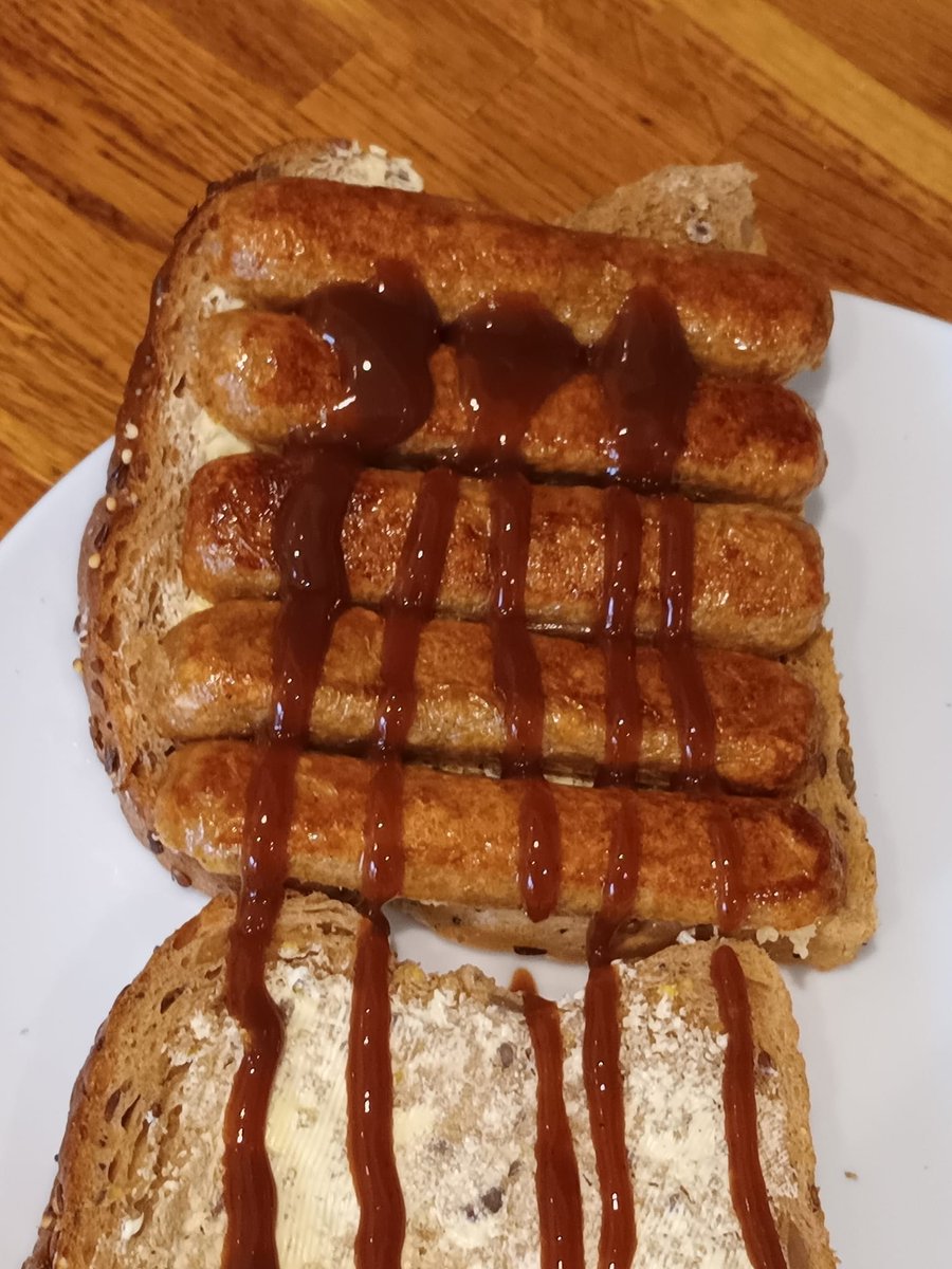 ratemyplatenow's tweet photo. Sosig Butty by Kevvy W https://t.co/6fka7HS6GQ