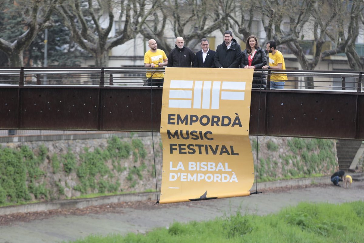 DiputacioGirona's tweet photo. El vicepresident de la #DdGI Pau Presas participa en la presentació del nou festival de música de #laBisbaldEmpordà: 🎶🎷🎸Empordà Music Festival.
🗓️30 de juliol 
📍Aparcament Camp de Futbol Vell
✅100 hores de 🎵 i 7 artistes convidats
👉https://t.co/L5obubmu3T
#EMF https://t.co/oPLLilVmOS