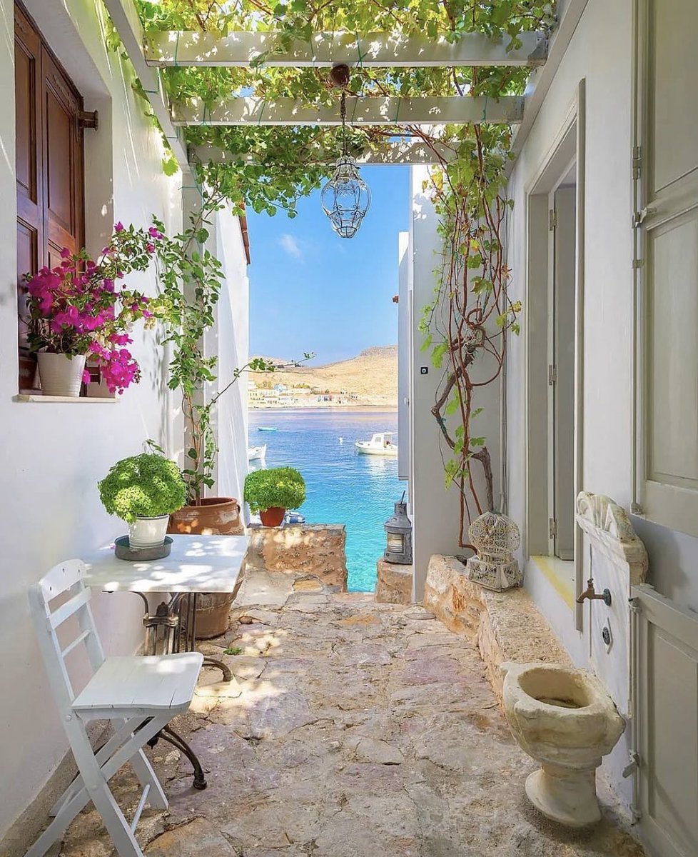 tmbIrpics's tweet photo. The dodecanese islands - chalki ☀️ 🏝 https://t.co/VybkZs7l7J