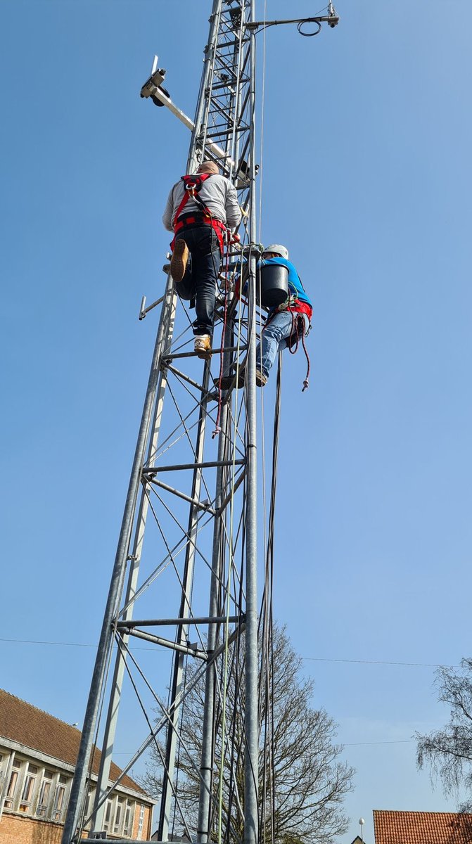 AssociationA2RS's tweet photo. ✅Une journée maintenance au Radio Club de l’Agglomération Dunkerquoise
💪Comme d’habitude ce fut une agréable journée avec une bonne ambiance chez l'A2RS!

#CappelleLaGrande #CommunautéUrbainedeDunkerque #dunkerque #maintenance #A2RS #F8KGS #hamradio #Radioamateur #amateurradio https://t.co/2HGQIMfzVs