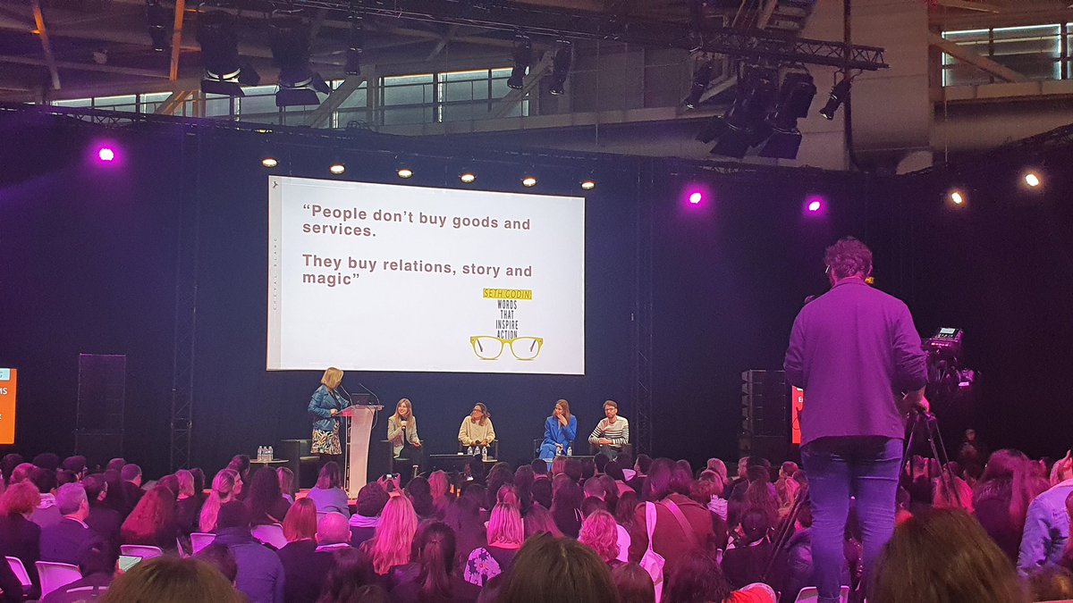 mcoudie's tweet photo. Table ronde #brand #content :
⭐️ cibler ses réseaux sociaux en fonction des objectifs et ressources
⭐️un canal, une audience, un contenu
⭐️défi : véhiculer son ADN, ses valeurs, humaniser, se différencier
#EMKTP2022 https://t.co/QhkmFtwcOa