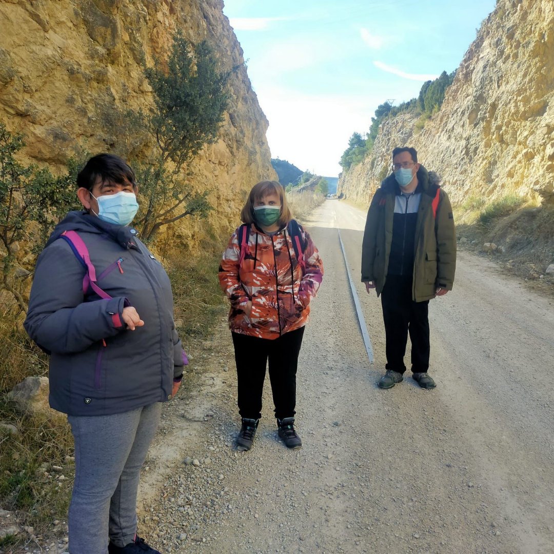 ataditeruel's tweet photo. #Andadas saludables en ATADI #Andorra. Cada miércoles los usuarios realizan distintos recorridos caminando por el entorno de la localidad. Se han creado varios grupos para que cada persona realice la #ruta más adecuada para ella en función de sus #capacidades físicas y motrices. https://t.co/X60GMDxIBN