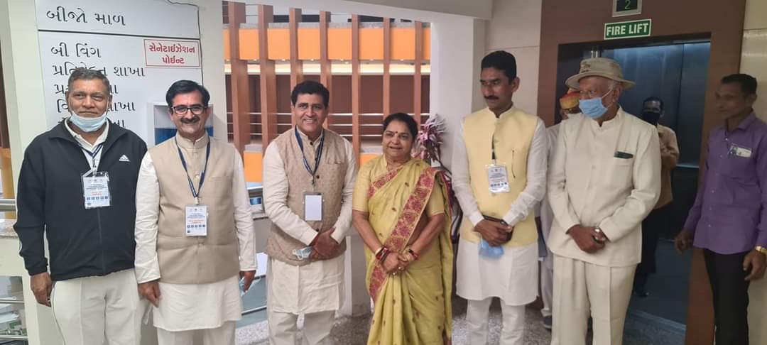 गुजरात विधानसभा अध्यक्षा श्रीमती आचार्या नीमाबेन जी के साथ हरियाणा योग आयोग के चैयरमैन, आदरणीय डॉक्टर जयदीप आर्य जी, गुजरात योग आयोग के चैयरमैन आदरणीय शीशपाल आर्य जी, <a href="/swabhimani1/">Shifted to @drjaideeparya</a> @yogasanaindia <a href="/Sheeshpal_Yog/">Yogsevak Sheeshpal</a> <a href="/rakesh_bstpyp/">भारत</a> <a href="/Anand_arya246/">Anand Arya patanjali</a> <a href="/UshaBhagat16/">Usha Bhagat 🇮🇳राष्ट्रभक्त सोशल-योगीनी।</a> <a href="/bhagwantkhuba/">Bhagwanth Khuba</a> <a href="/Sachin_YB/">Sachin YB</a>