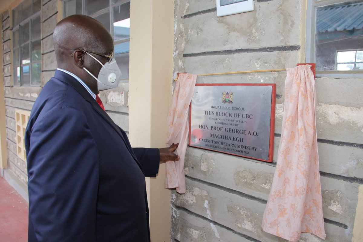EduMinKenya's tweet photo. Education Cabinet Secretary Prof. George Magoha has this afternoon commissioned new CBC classroom at Mwijabu Secondary School in Changamwe Mombasa County.
#EducationReforms
#CBCInfrastructure https://t.co/pH7aPpUfqo