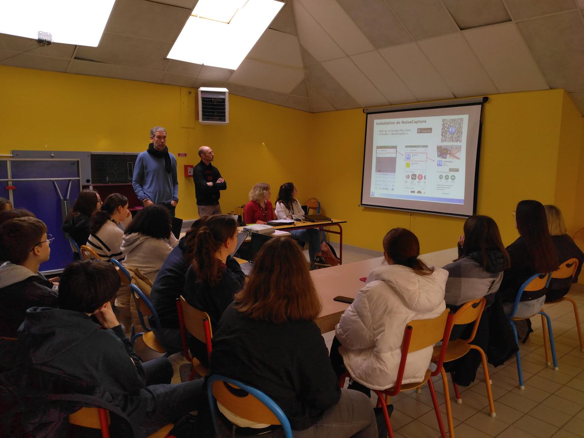 Noise_Planet's tweet photo. Hier, nous avons eu le plaisir de venir présenter nos travaux aux élèves d'Immersion Science à l'île Tudy, organisé par @regionbretagne @CNRS_dr17 @acrennes

L'occasion de réaliser une NoiseCapture party ➡️ https://t.co/od9NNpXmFB

@UMRAE_lab @UGustaveEiffel @CentraleNantes @CNRS https://t.co/d14a8nkQot