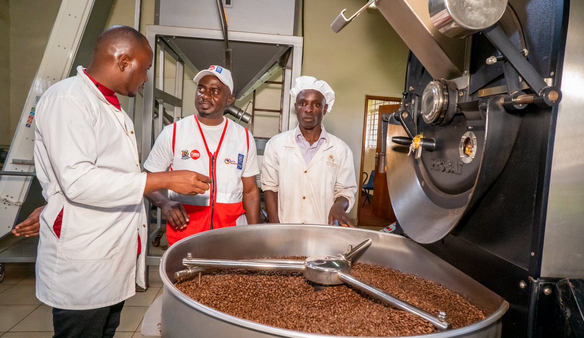 Afcfta4smes's tweet photo. Following the discussion regarding the #AfCFTA  opportunities, management at Rizvan Holdings Ltd noted that their export capability is constrained by limited finances to scale their business and the high cost of packaging materials for roasted coffee. #OneAfricanMarket https://t.co/AxIvwwxhz7