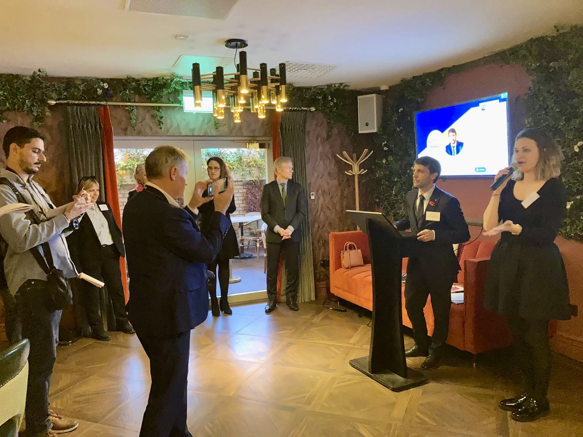 Xavier_Douais's tweet photo. Retour en images sur les rendez-vous avec les médias. Point presse avec @MidiLibreNimes, @objectifgard et @GazettedeNimes. Puis conférence de presse officielle avec prés de 30 médias 🇮🇪 Irlandais en présence de Monsieur l’ambassadeur de 🇫🇷 France. https://t.co/8pFJz10UMT