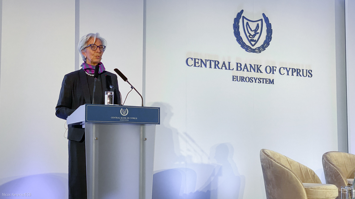 🧵Europe is entering a difficult phase.

However, with the right policy response, we can lessen the economic damage from the war and manage the high levels of uncertainty we are facing

1/3