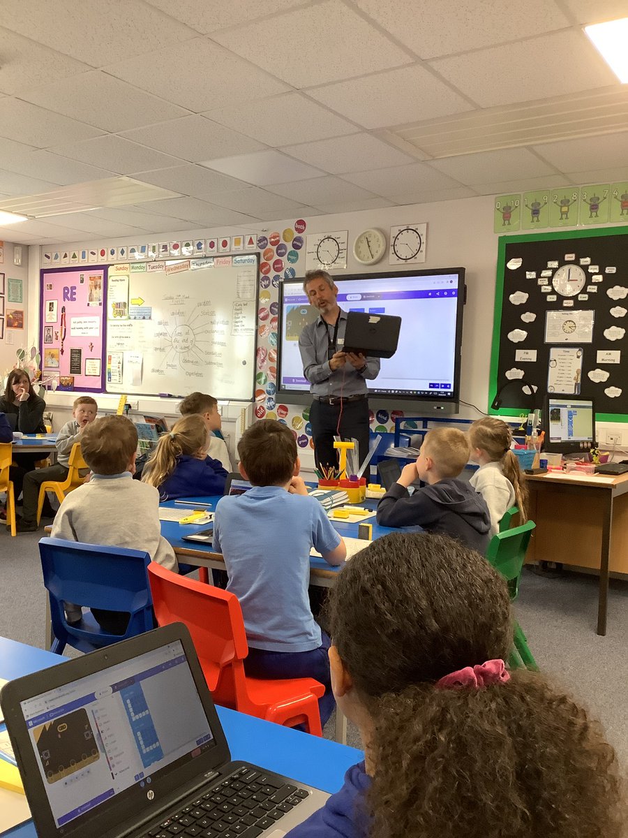 StAgnesY2's tweet image. A great lesson! Computing with Gem Education #stagnescomputing #gemeducation