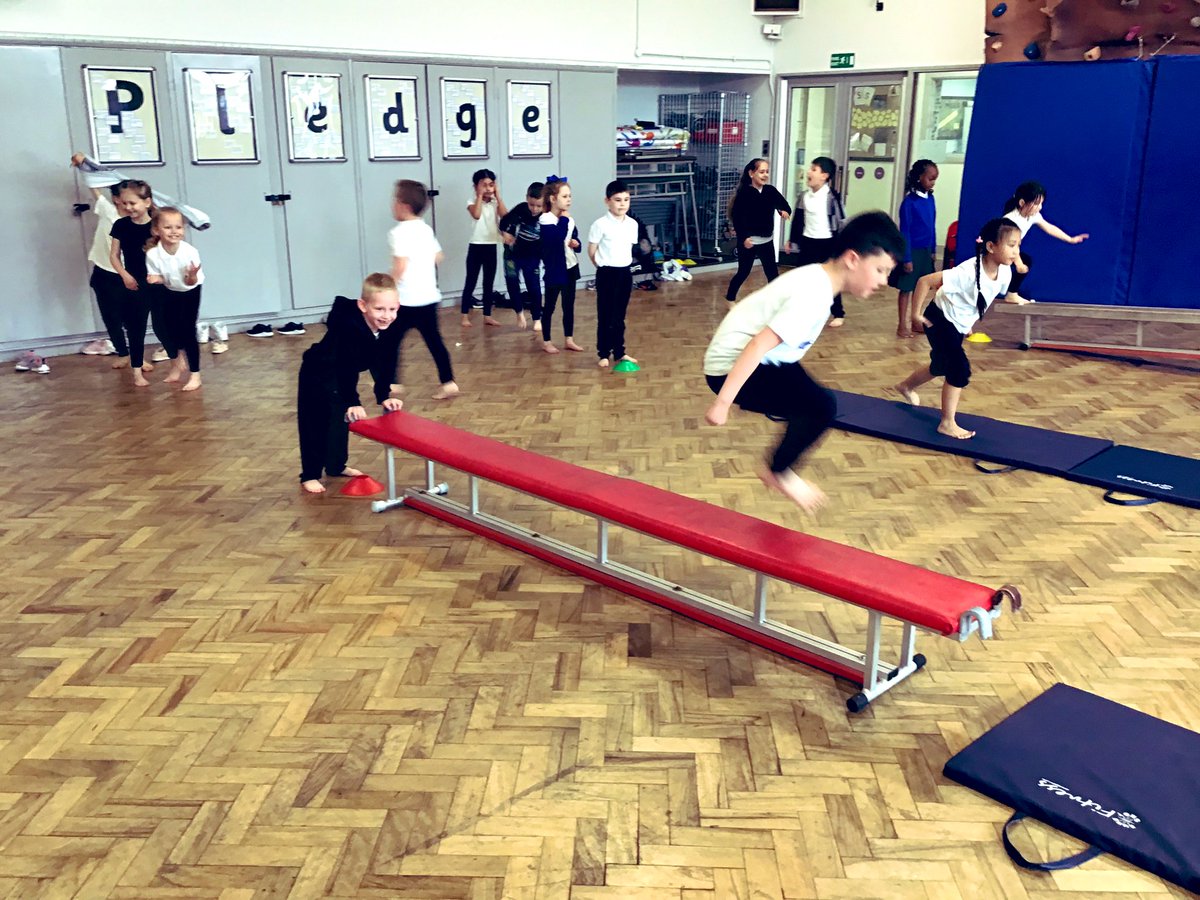 EPA_Y1_Y2's tweet photo. #EPAOctopus class have been working extremely hard in their #EPAPE gymnastic lessons with @EliteKidsCoach @DeltaEstcourt https://t.co/KKYbOA9CqV