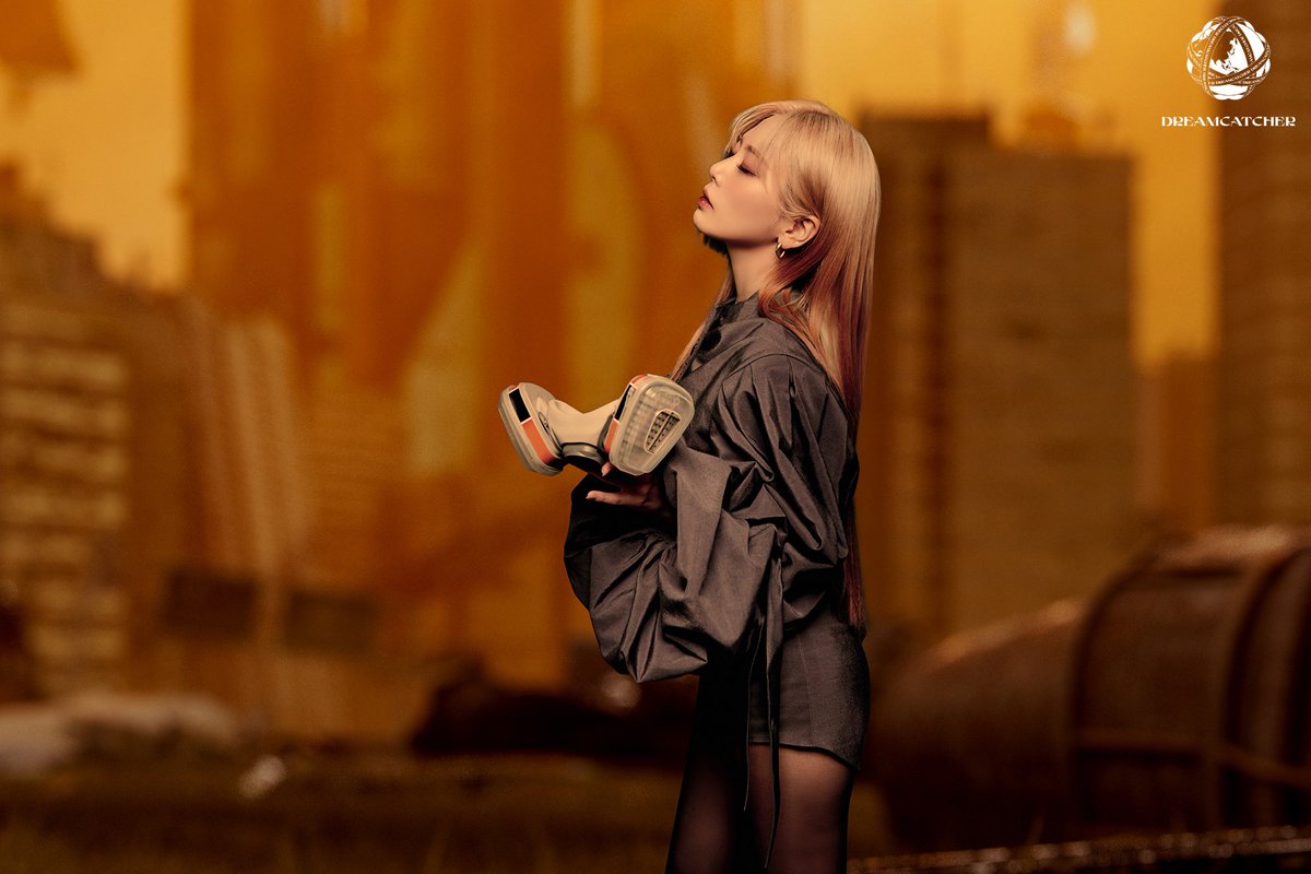 pinkcatcherwife's tweet photo. I have never felt so gay in my life.
#TheMaison
#14SongsOfTheApocalypse
#Dreamcatcher #드림캐쳐 #2nd_Album
#Apocalypse #Save_u https://t.co/j3eXHhUYyW