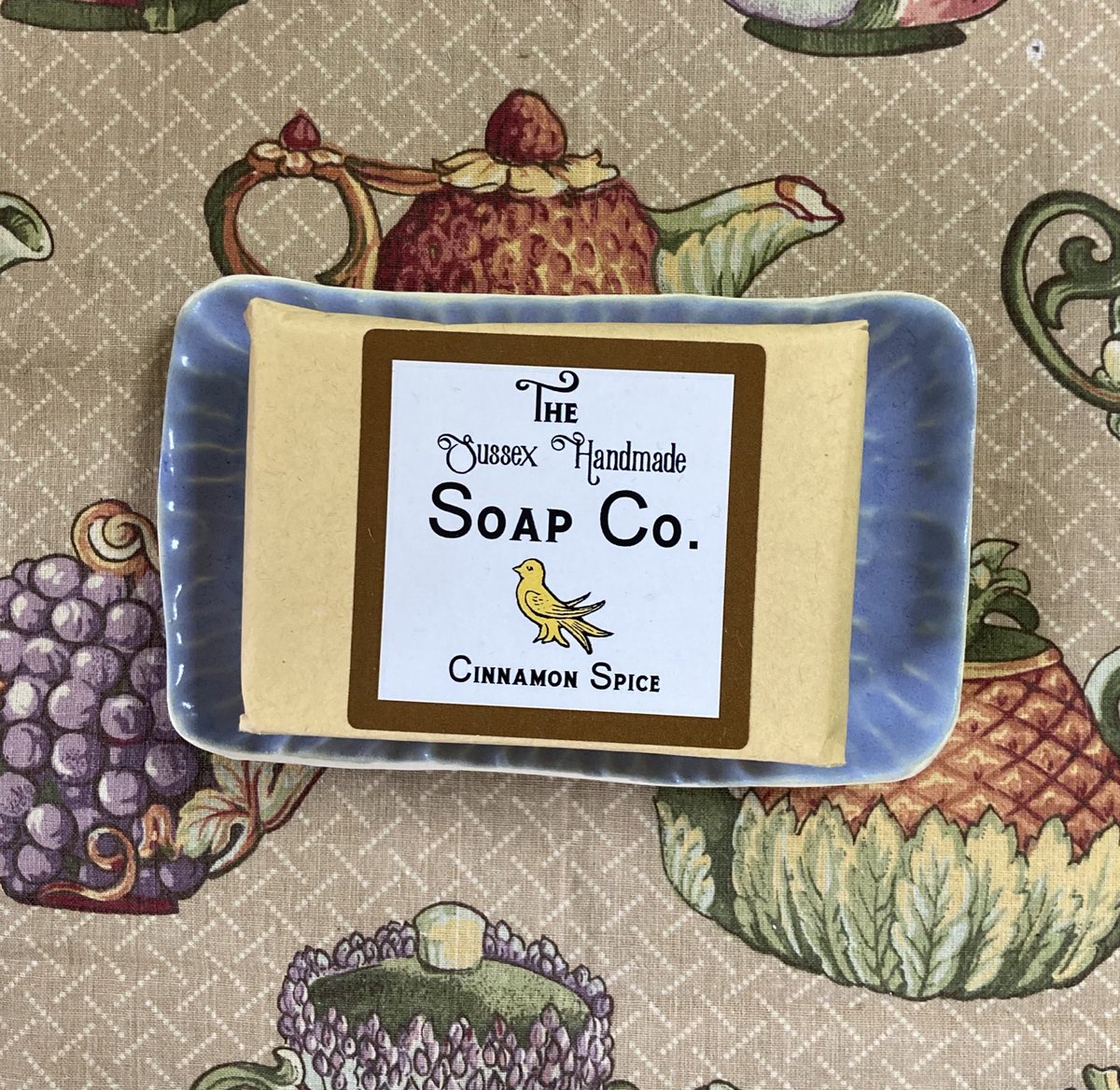 ChiddinglyShop's tweet photo. Beautiful hand made soap dishes for sale, made in Sussex. Perfect gift paired with a Sussex soap.
.
#sussexsoap #madeinsussex #giftideas #sussexgifts #soapdish #chiddinglyshop https://t.co/CdErJ5LsP2