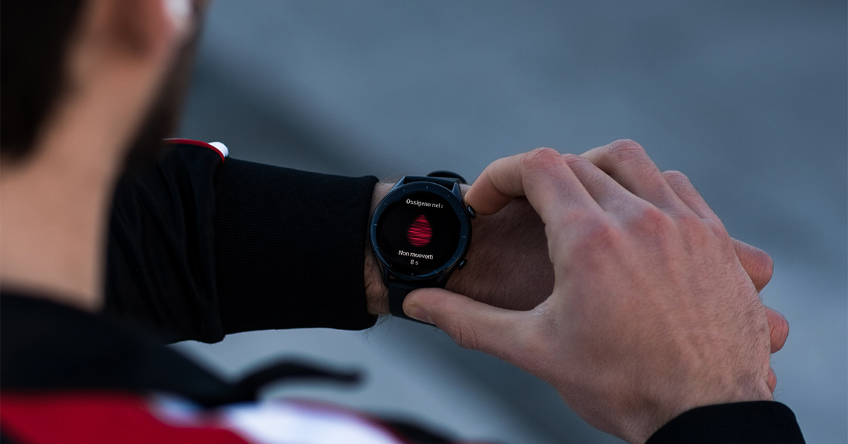 AmazfitGlobal's tweet photo. Check out how well @michelexsimeoni rocked the #Amazfit #GTR3 ⌚ They both have classic style that's #BuiltToLast 😎 #SmartHealthMadeEasy https://t.co/d2Kb1RjaYk
