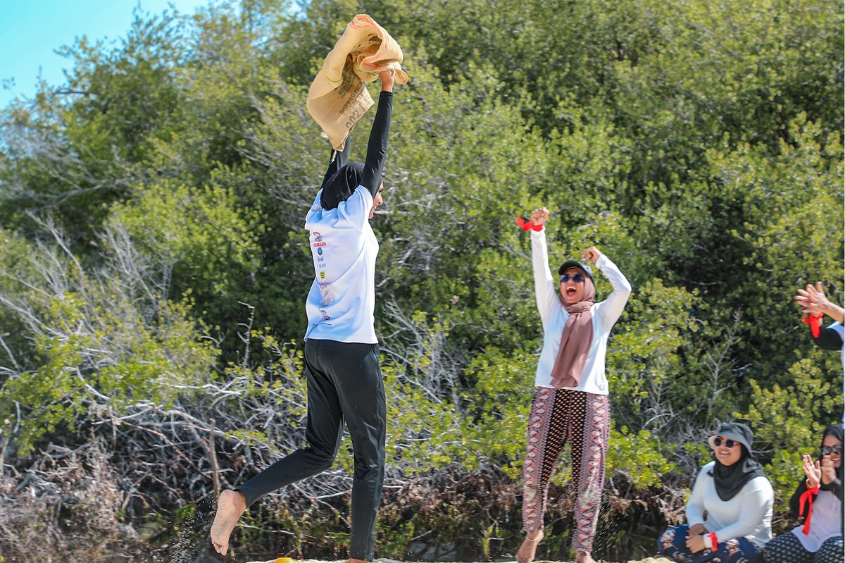 ImmigrationMV's tweet photo. Highlights from 'KokaaAvi 2022', a fun-filled day trip initiated by Controller General @hanafymv, on the occasion of international women's day 2022. It was the perfect getaway for the officers to relax and enjoy a day off.
#KokaaAvi2022 #TeamImmigration #ClubImmigration https://t.co/2R6wXJVQUc