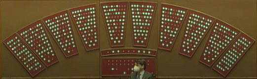 Montecitorio's tweet photo. 425 voti favorevoli. Sì dell'Aula alla proposta di modifica all'articolo 119 della #Costituzione sul riconoscimento delle peculiarità delle #Isole e il superamento degli svantaggi derivanti dall'#insularità. Il testo torna al Senato per la seconda deliberazione #OpenCamera https://t.co/n7H6KHyEkd