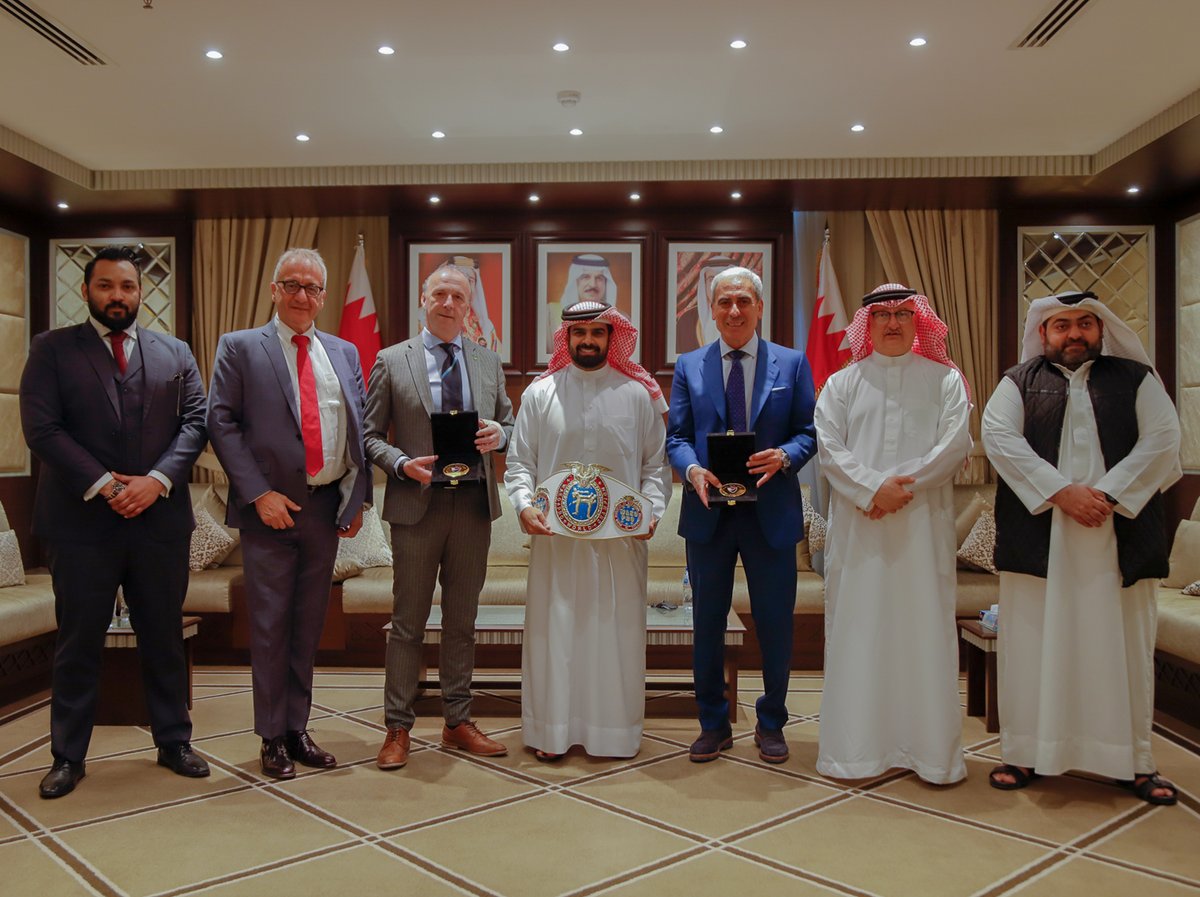 HH SH. Salman bin Mohammed receives ARISF President Raffaele Chiuli and WAKO President Roy Baker in Bahrain to discuss on the development of sports in the country. 

<a href="/khalidbinhamad/">Khalid bin Hamad</a> 

#kickboxing #combatsports #Bahrain #yearofchange